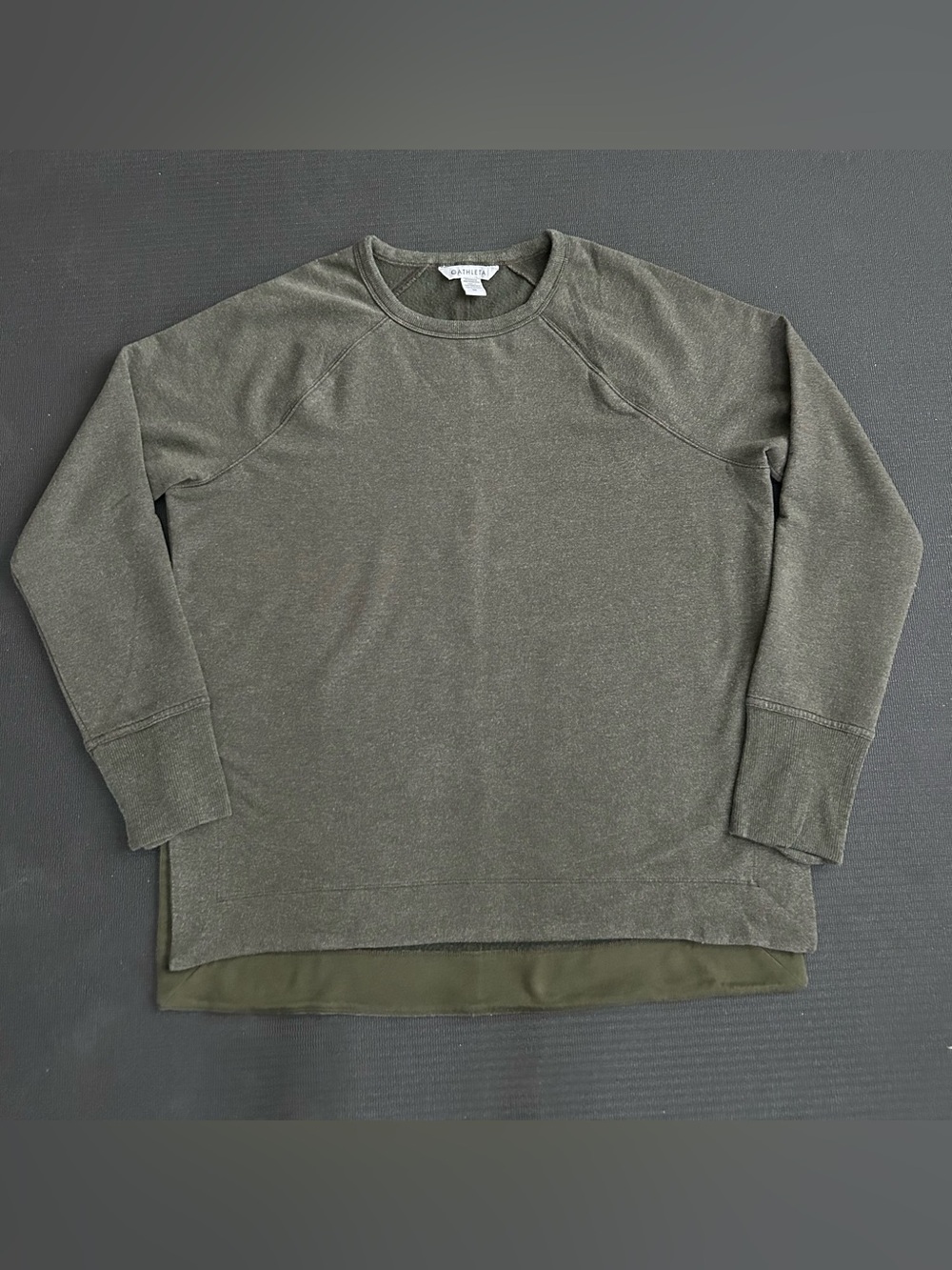 Athleta Coaster Luxe Recover Sweatshirt Aspen Olive Heather size medium